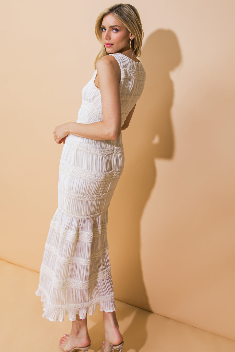 LOOK YOUR BEST WOVEN MIDI DRESS Flying Tomato